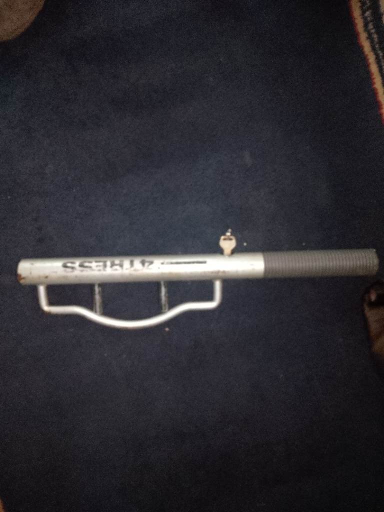 4tress steering lock 
