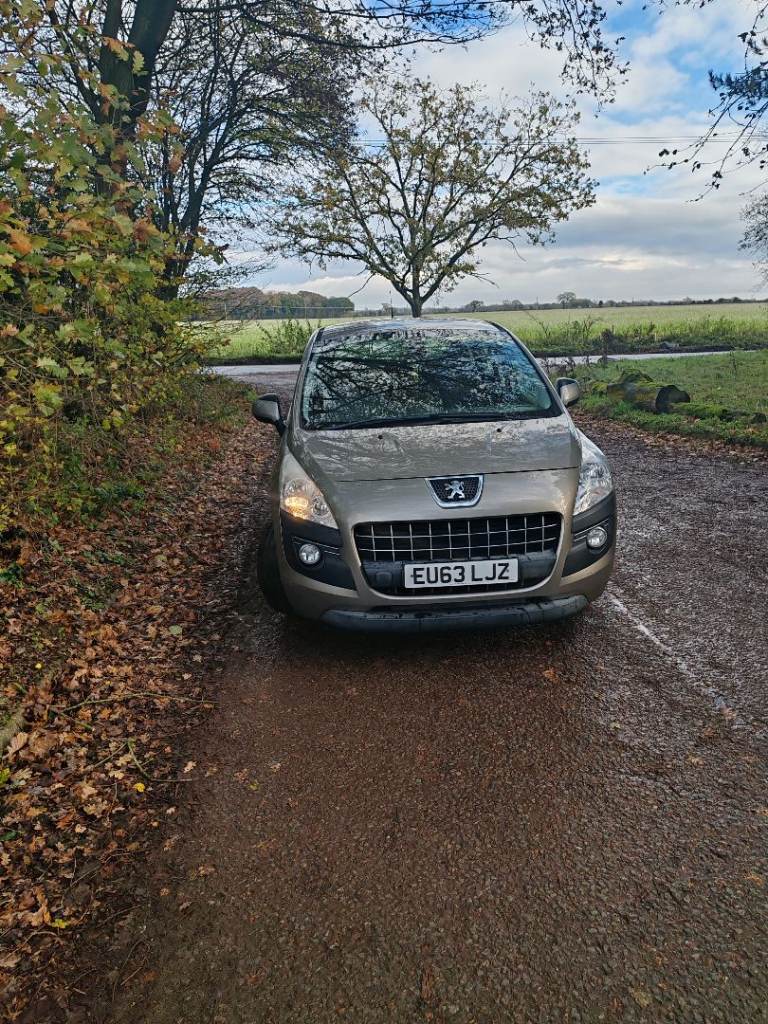 Peugeot, 3008, Hatchback, 2013, Semi-Auto, 1560 (cc), 5 doors