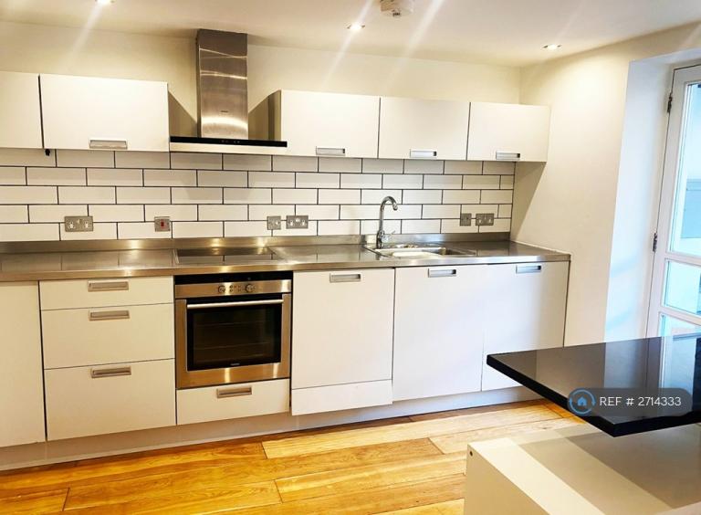 2 bedroom flat in Cranbourne Terrace, Manchester, M21 (2 bed) (#2714333)