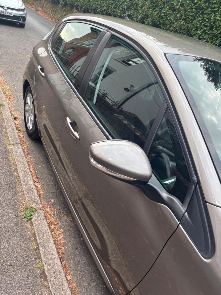 Peugeot, 208, Hatchback, 2014, Manual, 1199 (cc), 5 doors