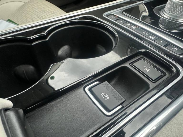 2016 65 JAGUAR XE 2.0D PORTFOLIO SALOON 4DR DIESEL AUTO EURO 6 (S/S) (180 PS) DI