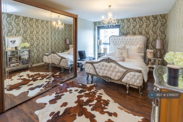 2 bedroom flat in Bush House, London, SE18 (2 bed) (#2789237)