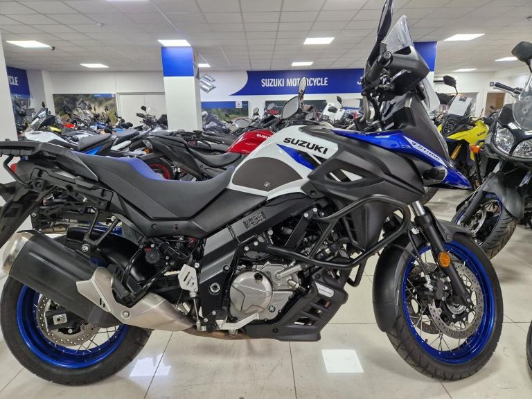 SUZUKI V-STROM 650 XT IN BLUE/WHITE