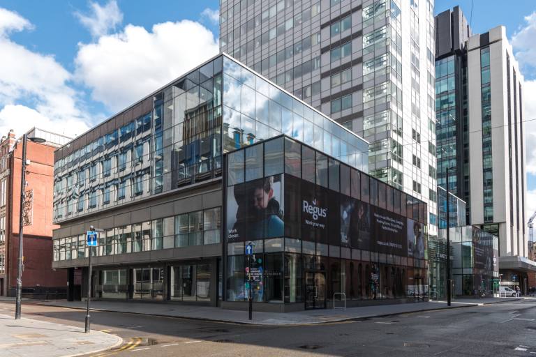 Manchester - M1 4DZ \ Office for Rent with 2 Workstations