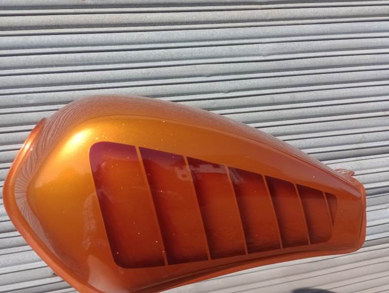 Motorcycle tank 