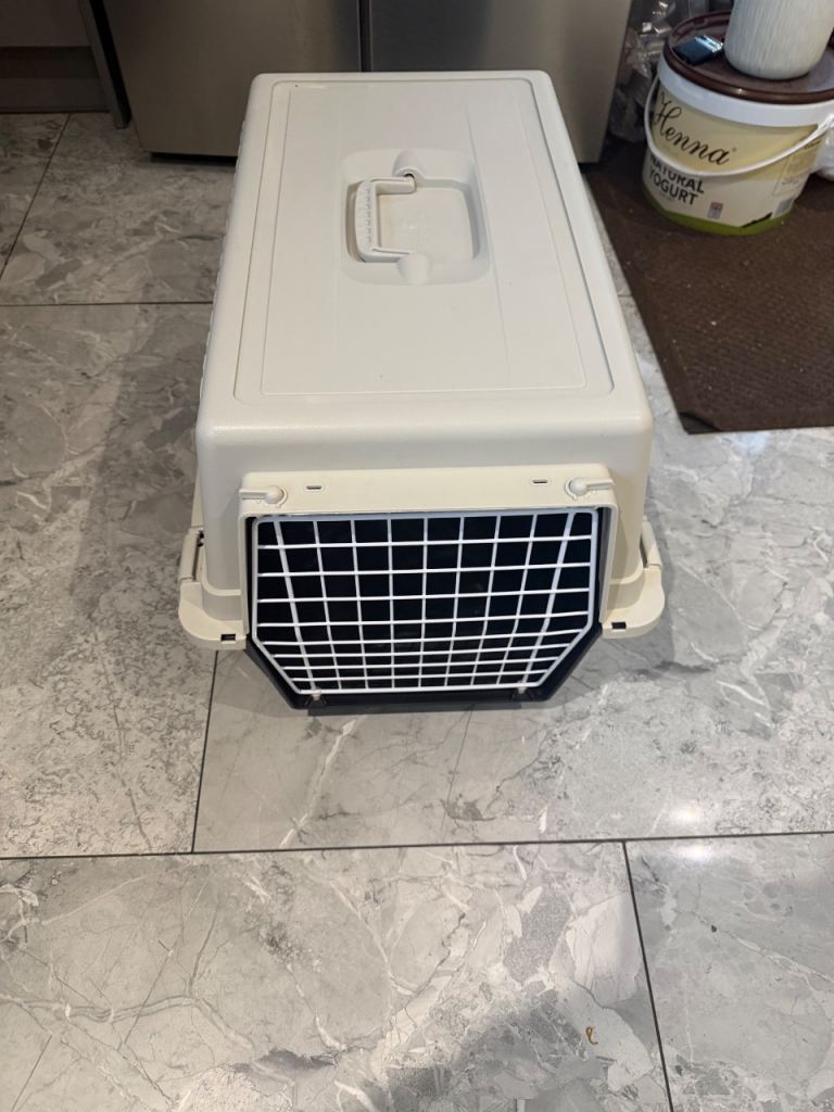Cat cage