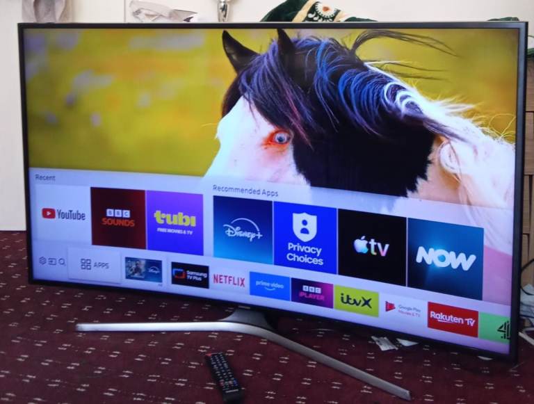 Samsung smart 55 inch 4k ultra HD curved TV with remote 