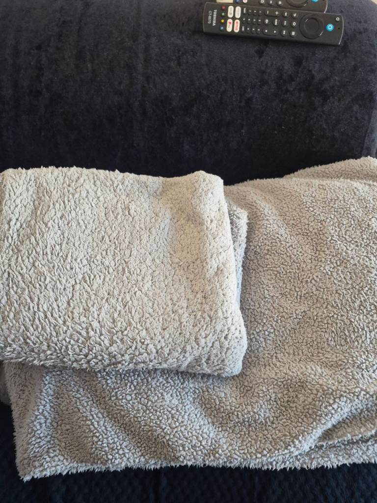 SILVER SINGLE FLEECE QUILT COVER & PILLOW CASE SET