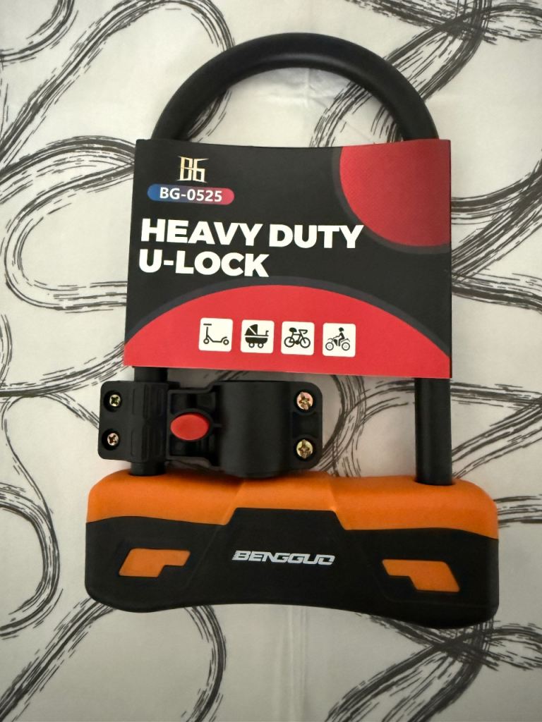 Lock for Bicycles, Featuring a U-Shaped Design, Resistant to Hydraulic Cutters, Suitable 