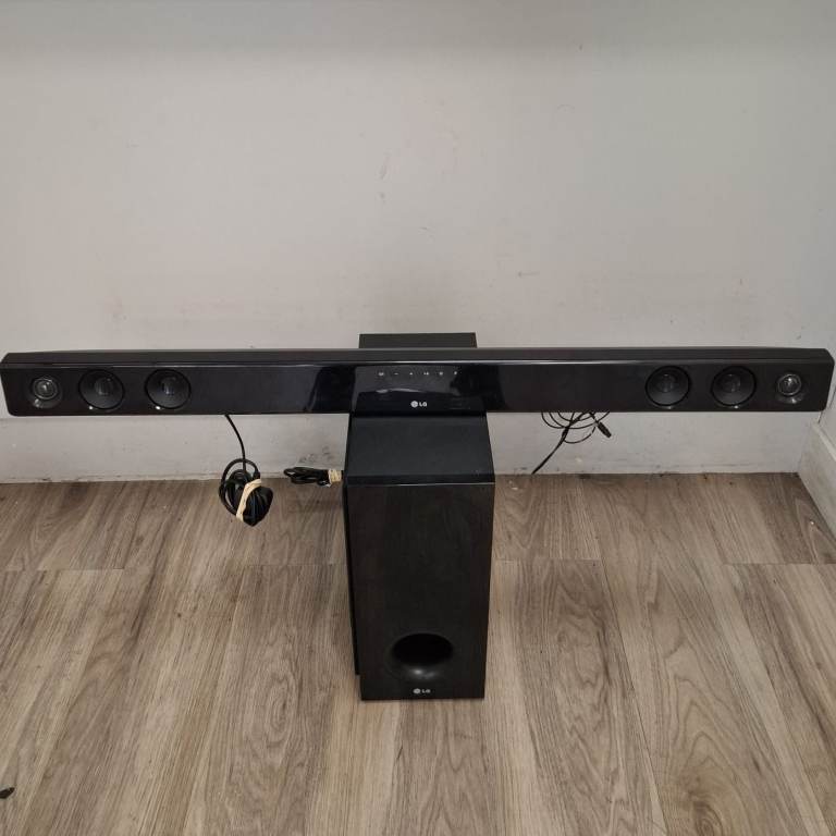 LG Sound Bar w/ wireless Subwoofer – Black, Good Condition