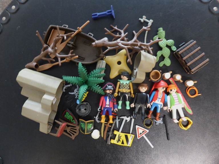  Collection Of Playmobil Figures & Items VGC £10 !!Parts Missing!!