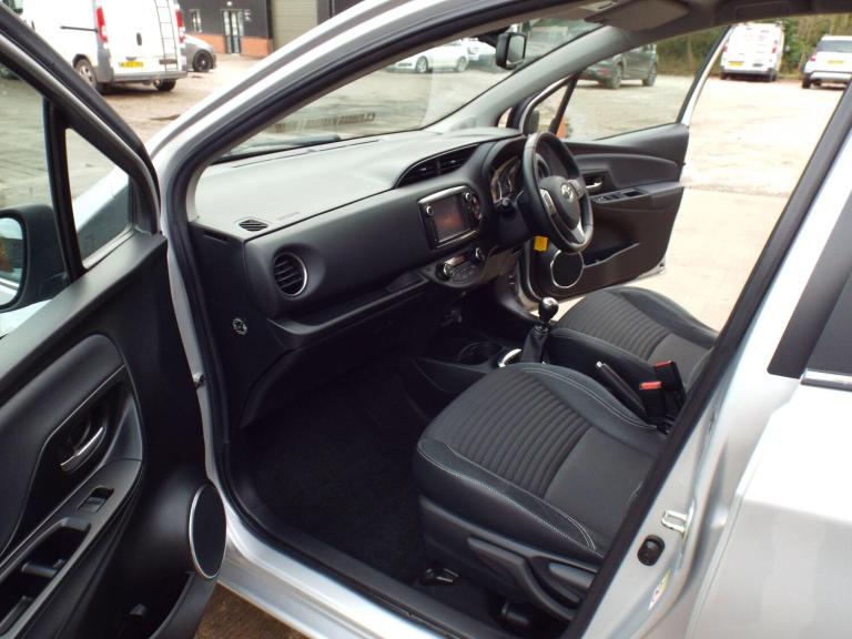  Toyota Yaris 1.33 Dual VVT-i Excel Euro 5 5dr Euro 5 Petrol Manual