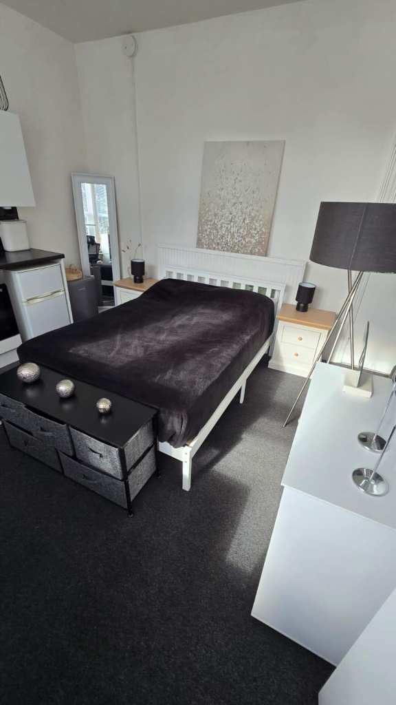 Studio Flat - Portswood - BILLS INC - Earliest move in date: NOW