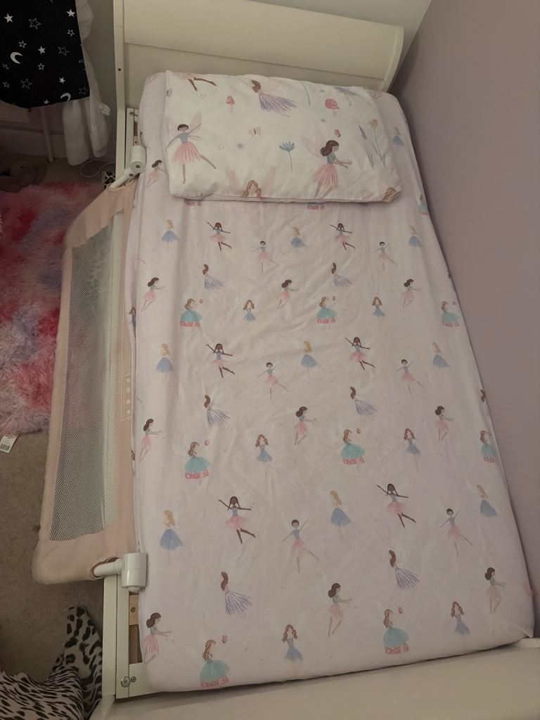Mamas & Papas Cot Bed – Cream Wood, Good Condition