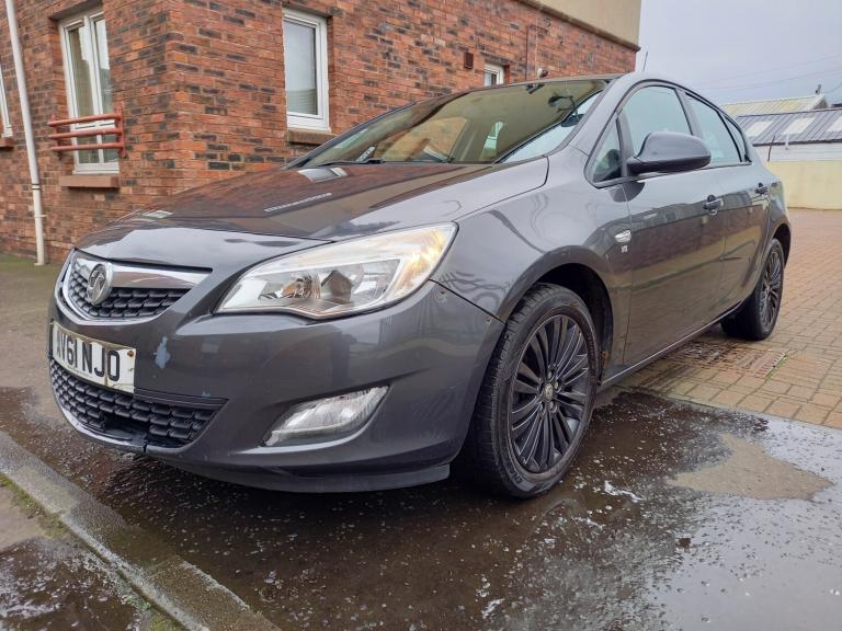 2011 Vauxhall Astra 1.4i 16V Excite 5dr HATCHBACK Petrol Manual
