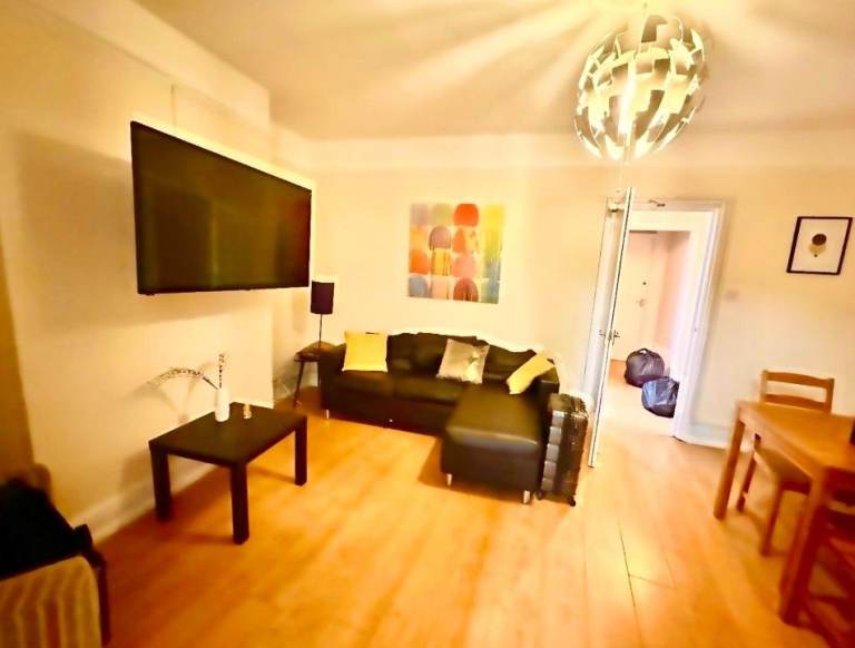 ✨Furnished 3 Bed Flat | SO15 | Available 15 July