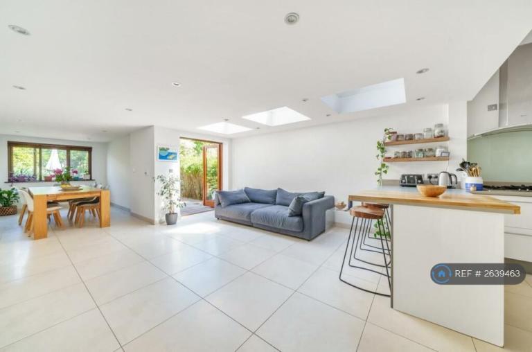 1 bedroom in Villiers Road, London, NW2 (#2639463)