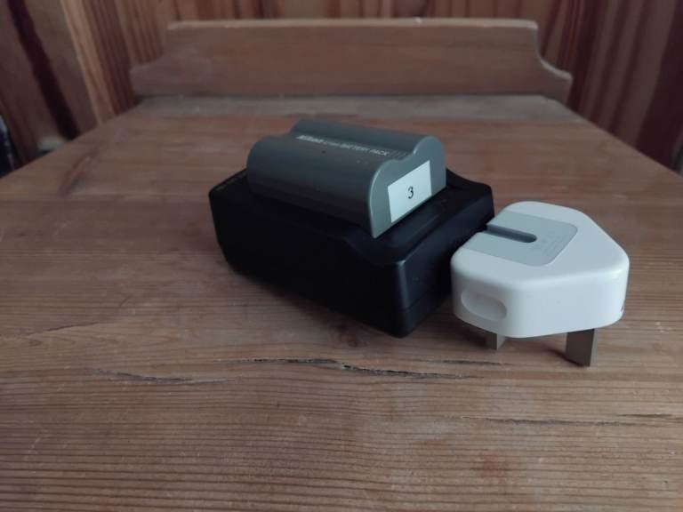 Nikon MH-18a Quick Battery Charger