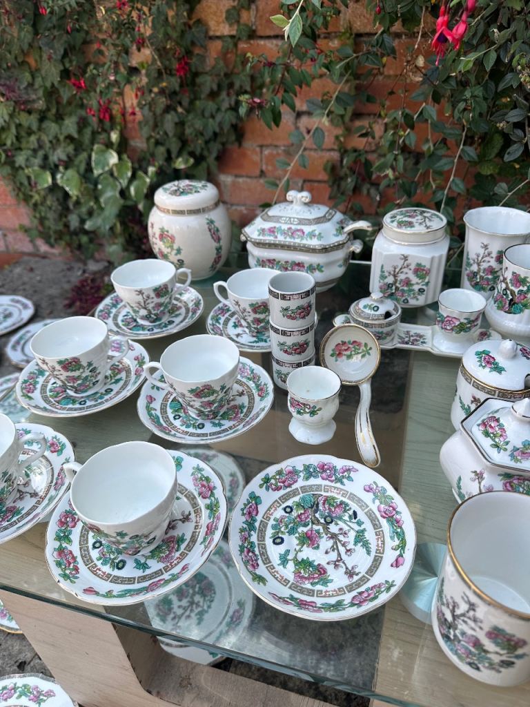 Royal Grafton - fine bone china indian tree