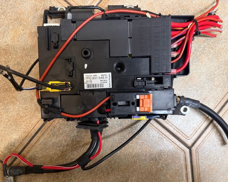 Porsche Cayenne 92A/958 Fuse Box Distribution Control Module 7P0937548H