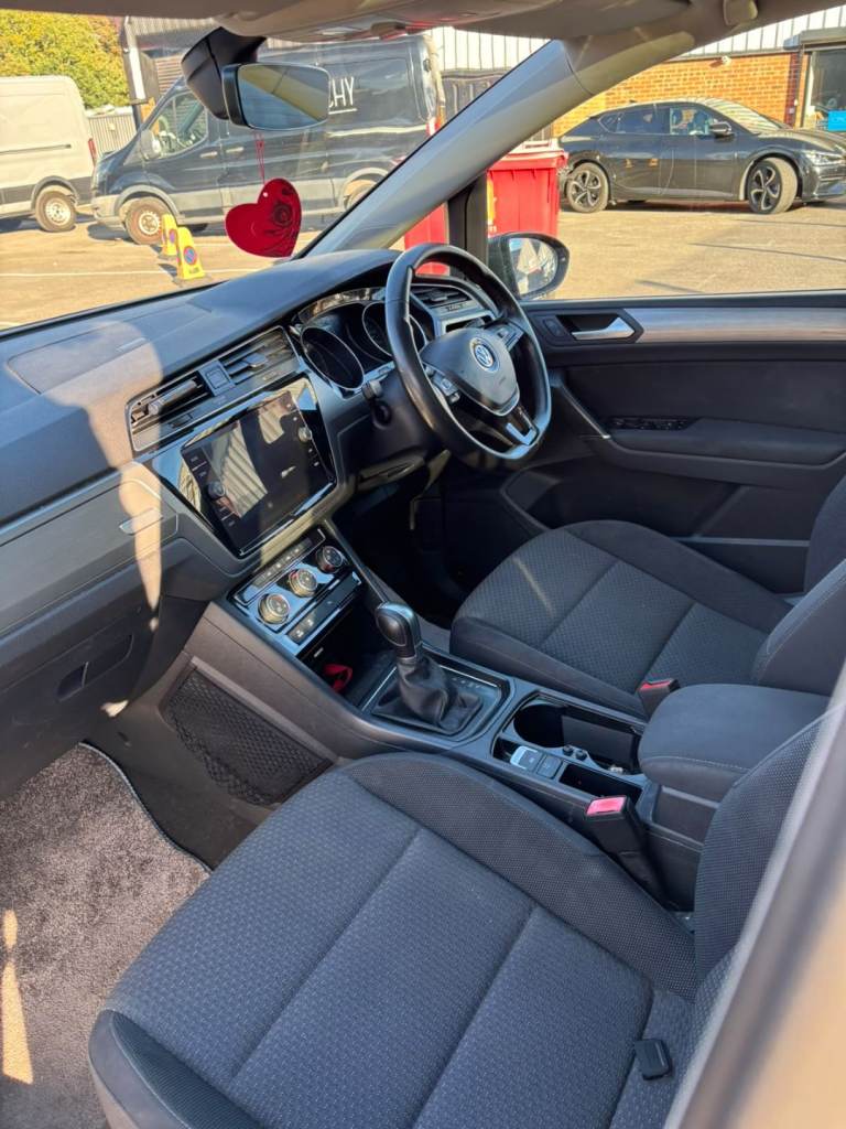 Volkswagen, TOURAN, MPV, 2018, Semi-Auto, 1598 (cc), 5 doors