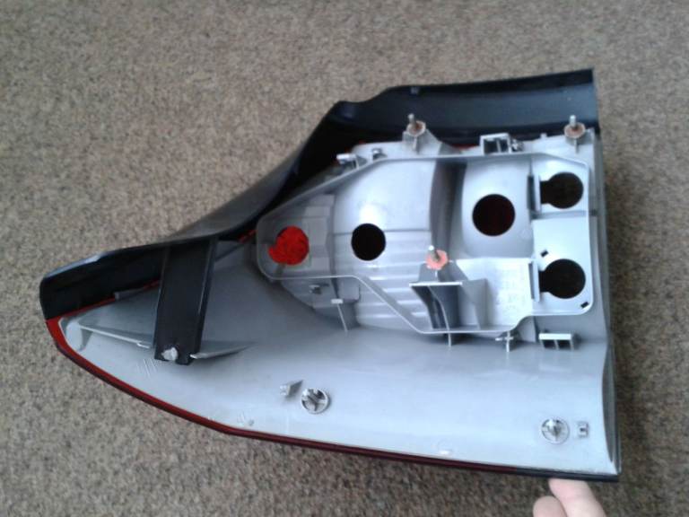 Vauxhall Signum Estate Models 2003 - 2009 Drivers Side / Off Side / Right Hand Side Rear Tail Light