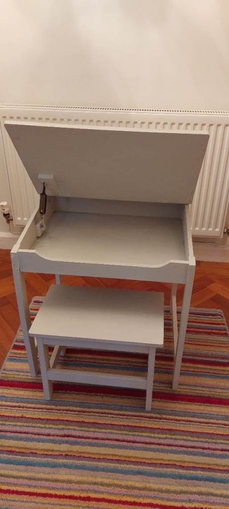 Child's desk
