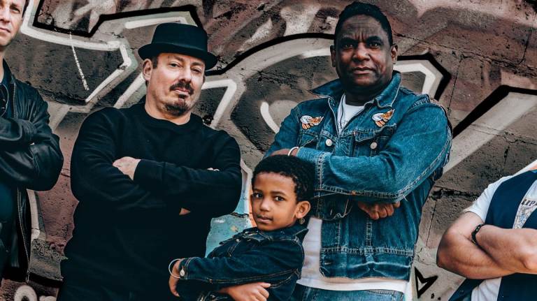 BASS WANTED 4 GIGING BAND ROCK POP REGGAE SOUL BLUES COVERS & ORIGINALS