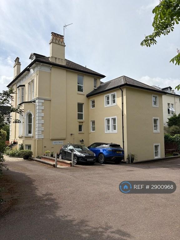 1 bedroom flat in Moorend Park Road, Cheltenham, GL53 (1 bed) (#2900968)