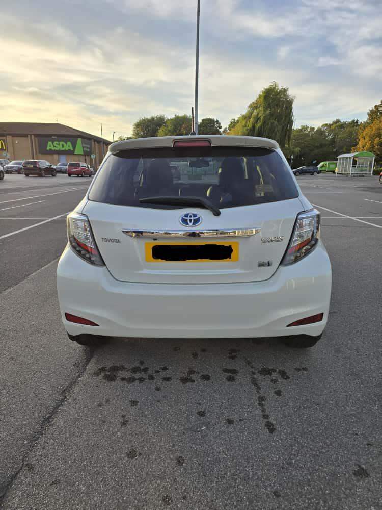 Automatic Toyota Yaris hybrid 1.5 VVT-CVT,5 Hatchback Petrol/Electric