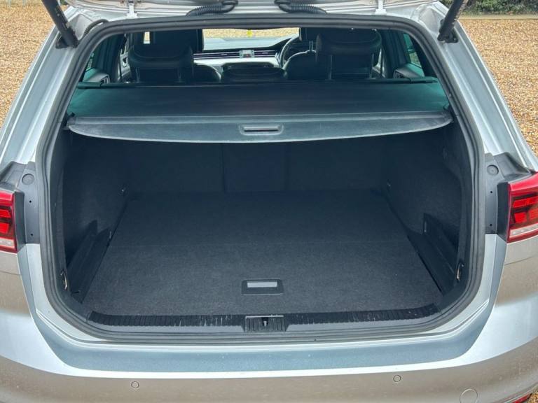 2020 20 VOLKSWAGEN PASSAT 2.0 TDI EVO R-LINE ESTATE 5DR DIESEL MANUAL EURO 6 (S/