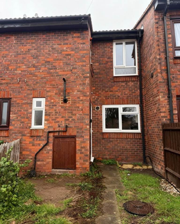 2 Bedroom HOUSE for Rent -  Kings Road, South Harrow, HA2 9JF