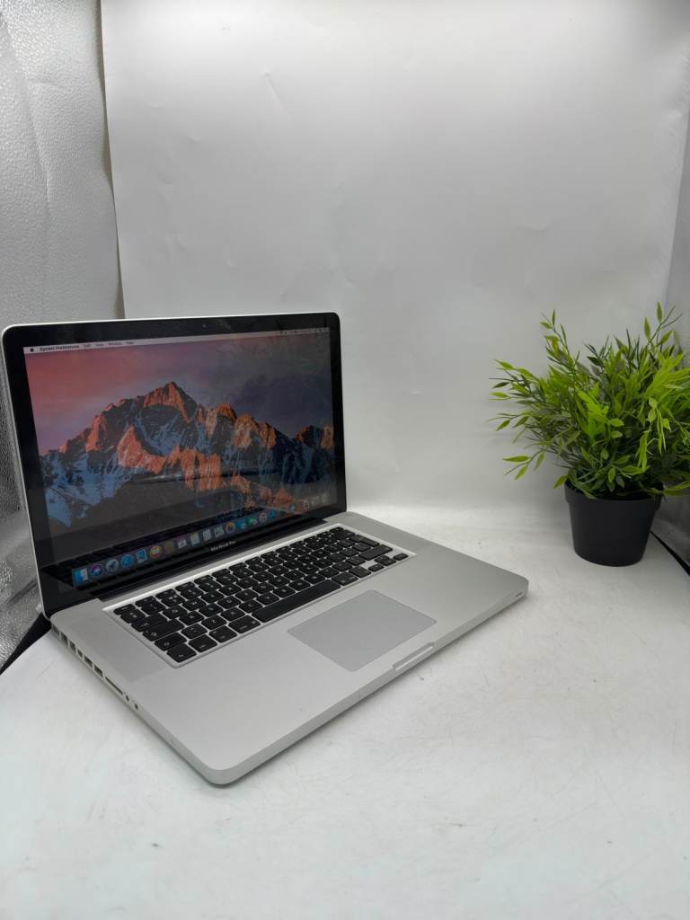 Apple MacBook Pro 15", Intel i7, 16GB RAM, 256GB SSD, 6 Month Warranty