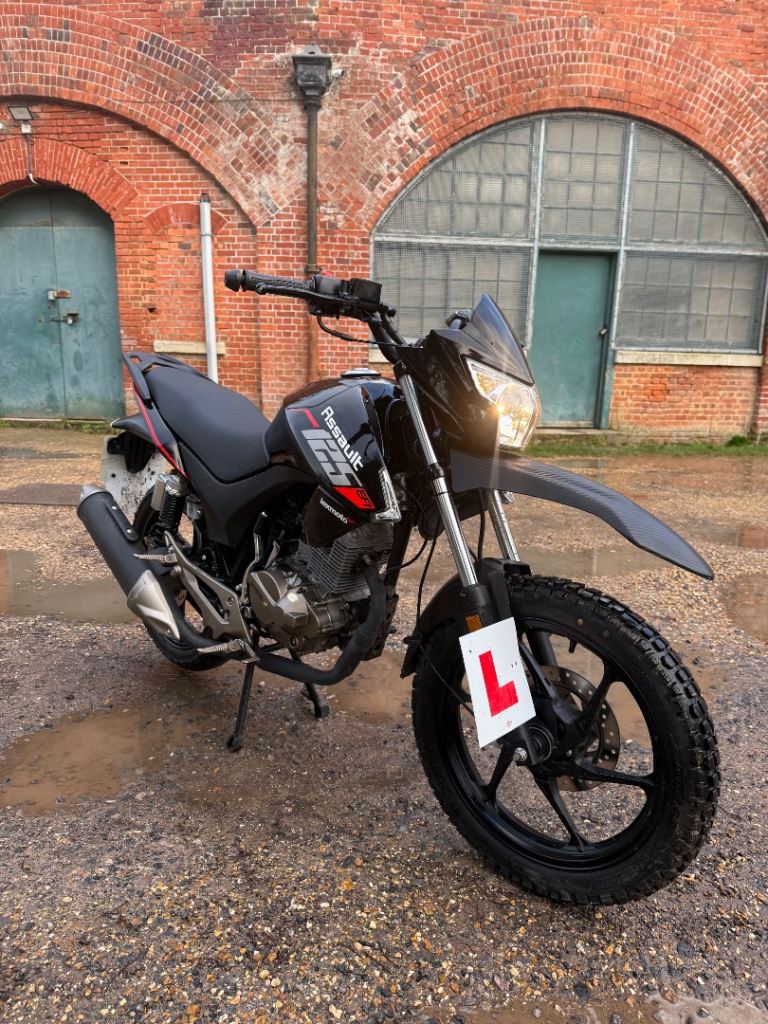 Lexmoto, ASSAULT, 2021, 124 (cc)