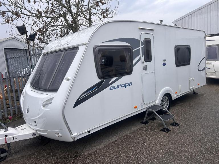 STERLING EUROPA 545 4 , 4 BERTH FIXED BED or DINETTE !