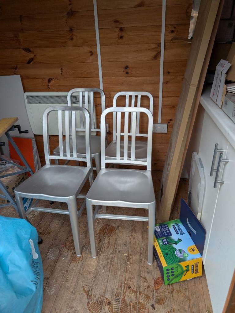 Set of 6 dining chairs