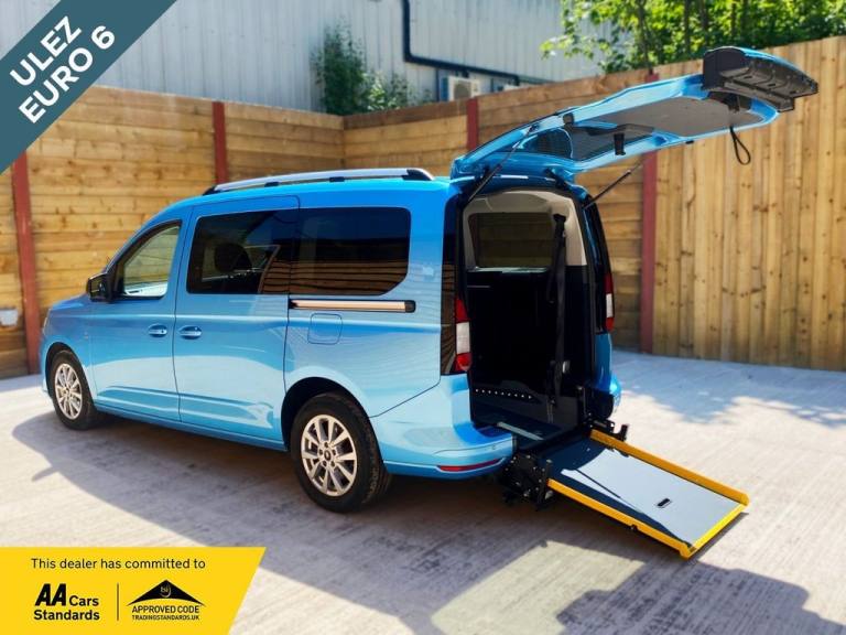 image for 2024 Ford Tourneo Connect 2.0 EcoBlue Titanium 5dr Auto [7 seat] MPV DIESEL Automatic