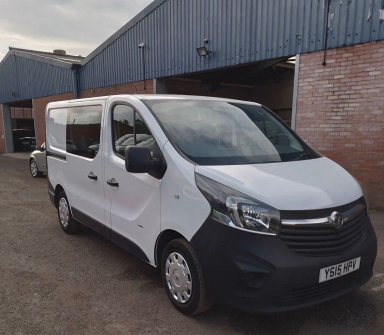 Vauxhall Vivaro Crew Van 6 Seats.  