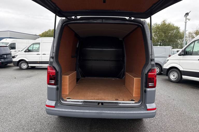 2024 Volkswagen Transporter 2.0 TDI 110 Highline Van Van Manual