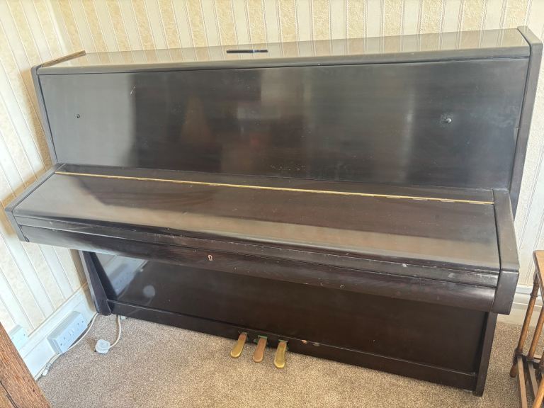 Nieer Model 655 Piano