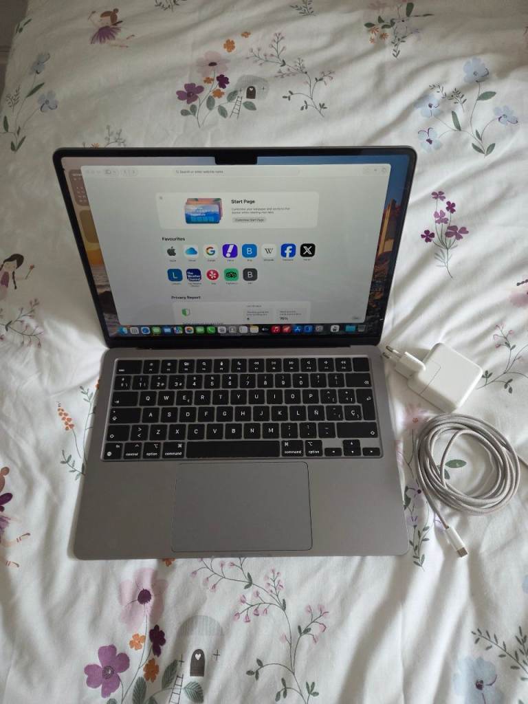 Apple Macbook Air M2 | 92% battery | Spanish Keyboard