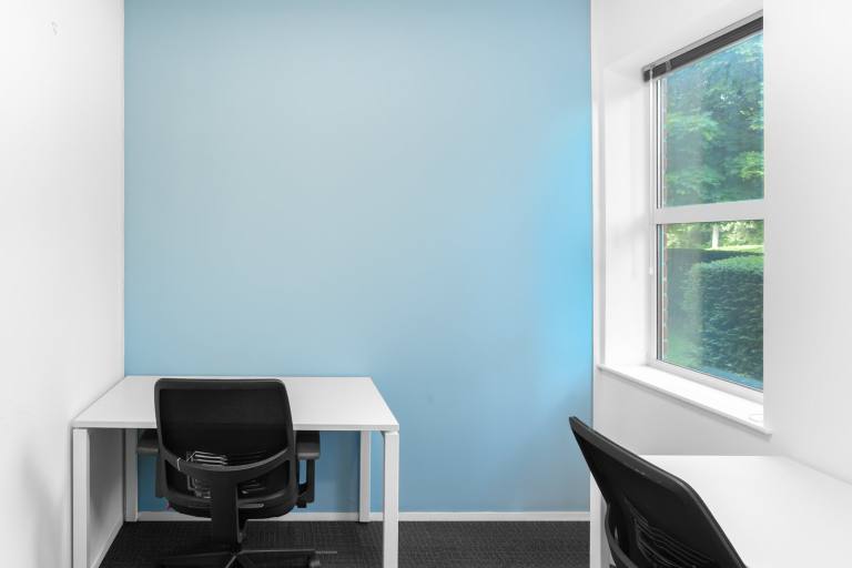 Luton - LU1 3PE \ Rent a Small Office