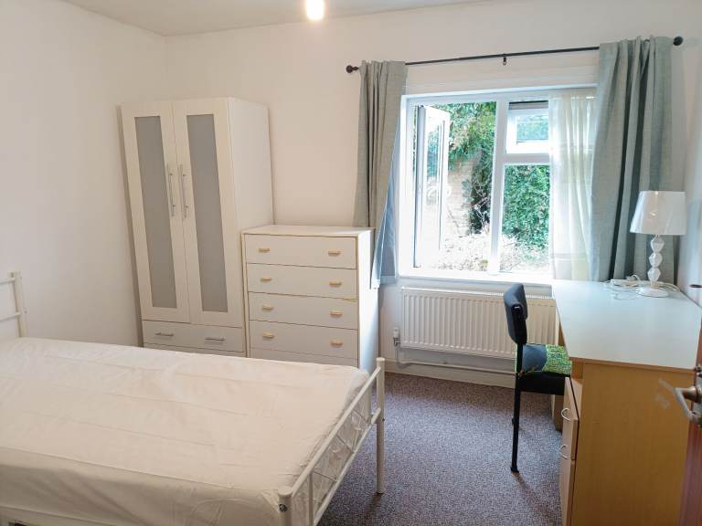 A big single room to rent Cambridge CB1 3TU 