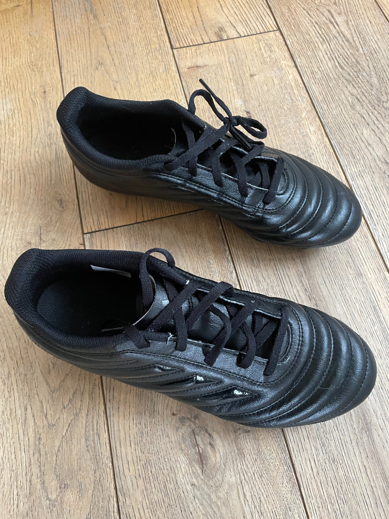 Football Adidas studs size 5 junior