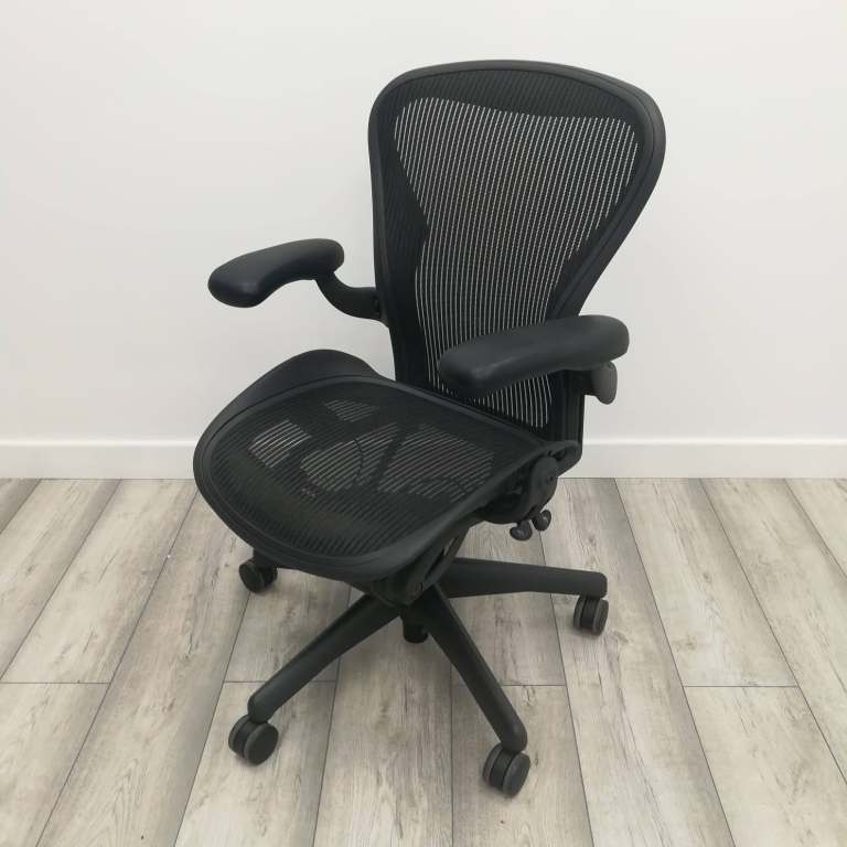 Herman Miller Aeron, Size B - Available now! 
