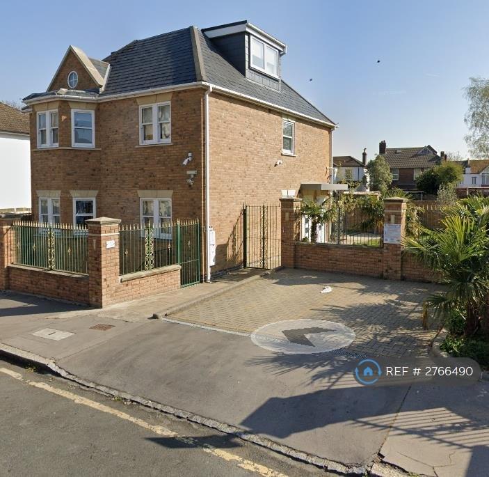 2 bedroom flat in Nicholson Road, Croydon, CR0 (2 bed) (#2766490)