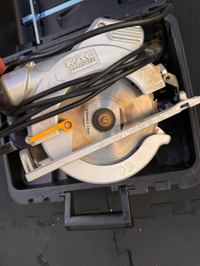 MAC circular saw - handheld power tool