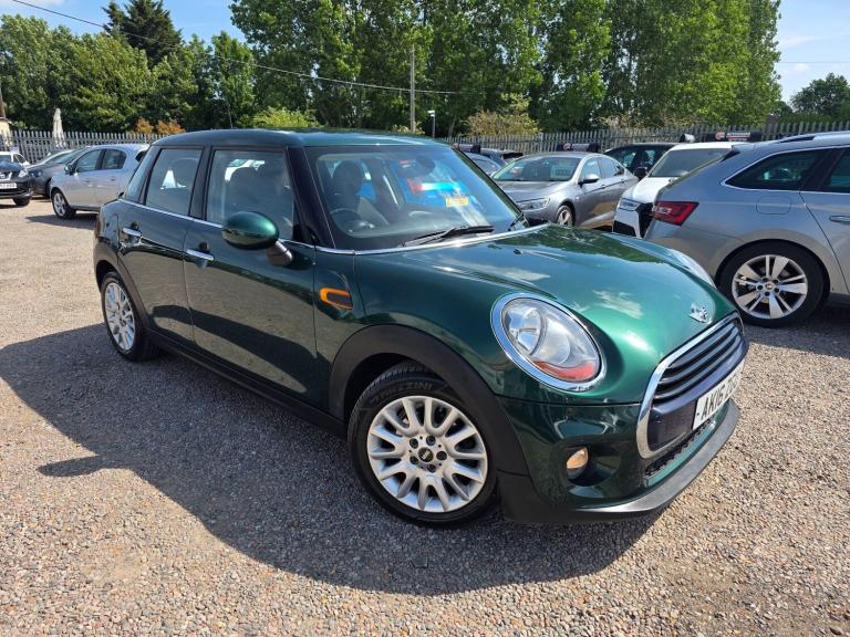 2016 MINI Hatch 1.5 Cooper Euro 6 (s/s) 5dr HATCHBACK Petrol Manual