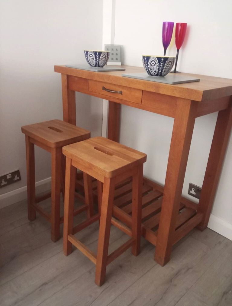 Laura Ashley Brompton Breakfast Bar With 2 Stools