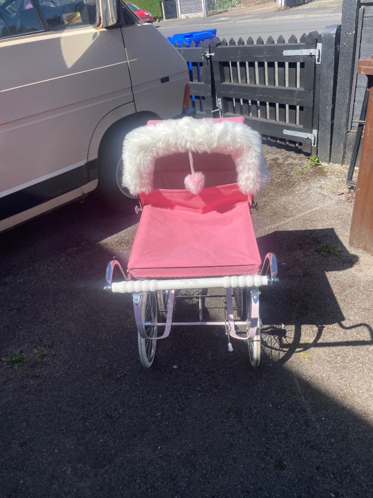Silver cross coach built pram  dolls